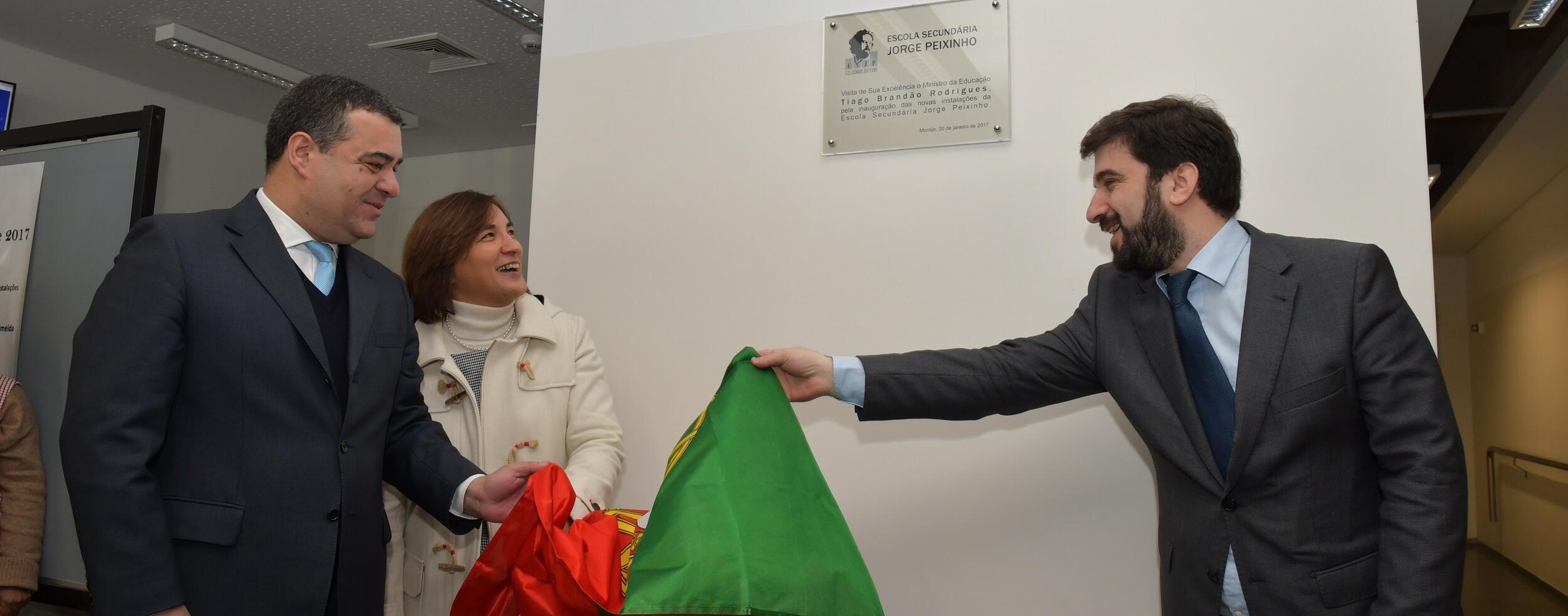 Ministro da Educação inaugura novas instalações da Escola Secundária Jorge Peixinho