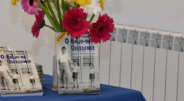 Lan_amento_Livro_Beijo_da_Quissonde_site