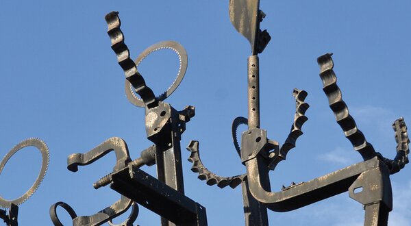 escultura_bual_1400x550_1_1024_2500