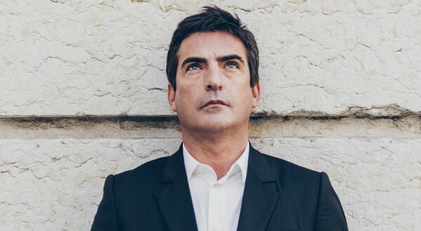 img_550x1400px_camane_canta_marceneiro