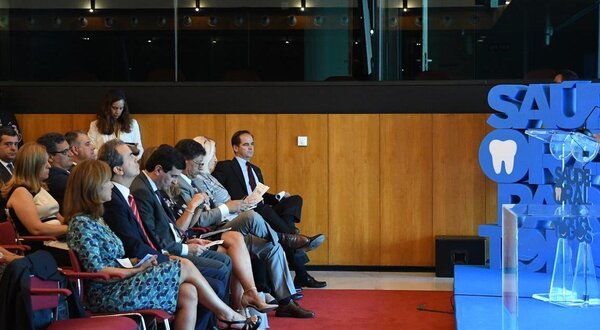 assinatura_protocolo_saude_oral__1__1400x550