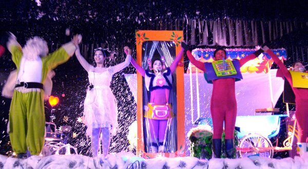 550x1400px_nicolau_e_os_patagoes_artelier