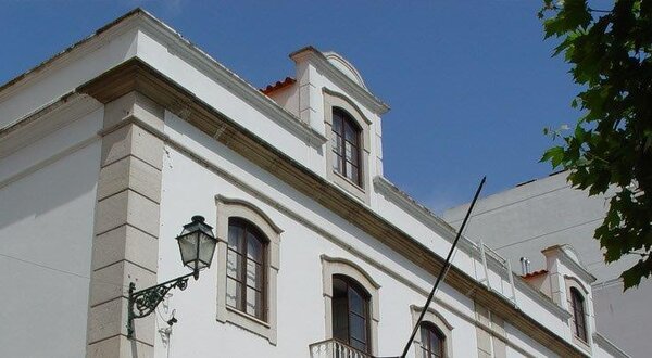 biblioteca_fachada_1400x550_1_1024_2500