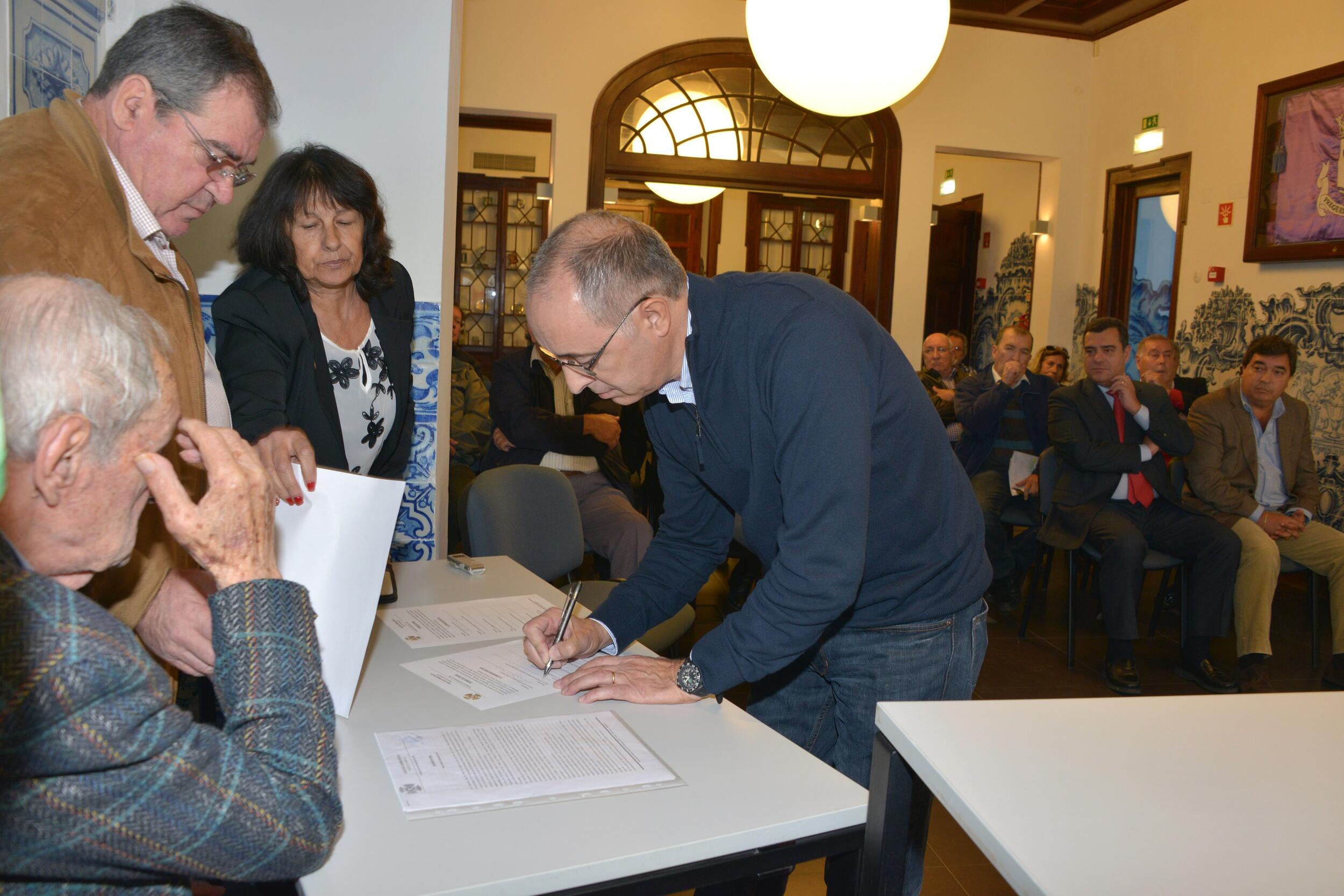 tomada de posse os elementos da comissão diretiva do núcleo do Montijo da liga dos combatentes 