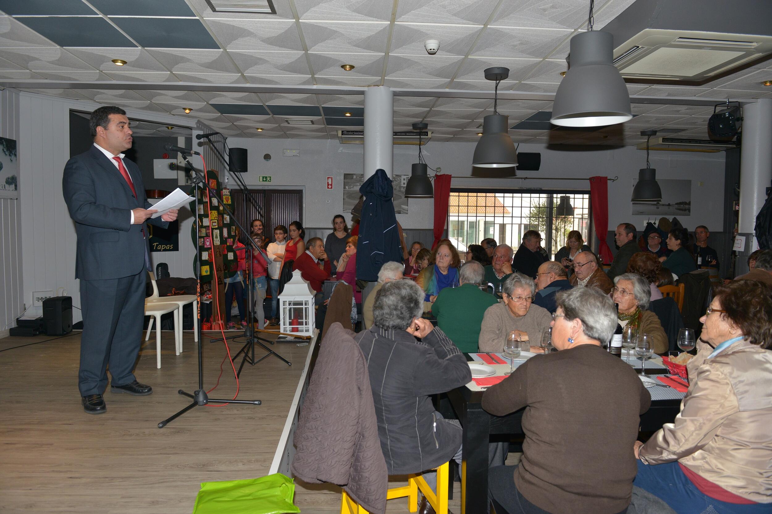 Festa_de_Natal_da_Academia_S_nior_de_Peg_es_e_Canha__1_