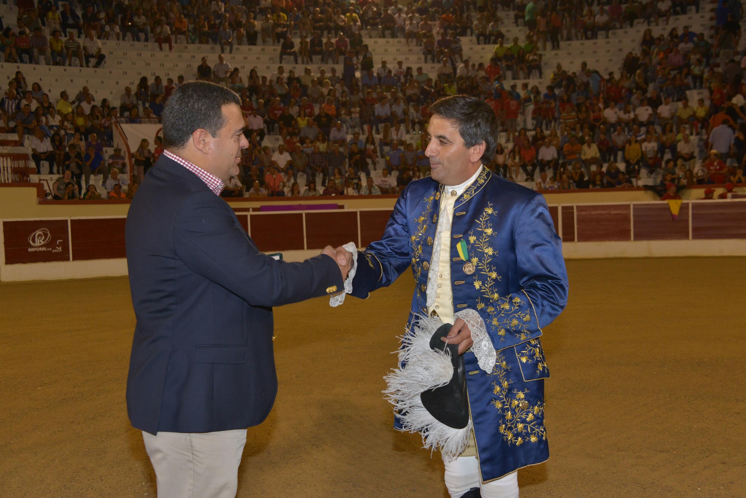 entrega_medalha_ouro_rouxinol__2_