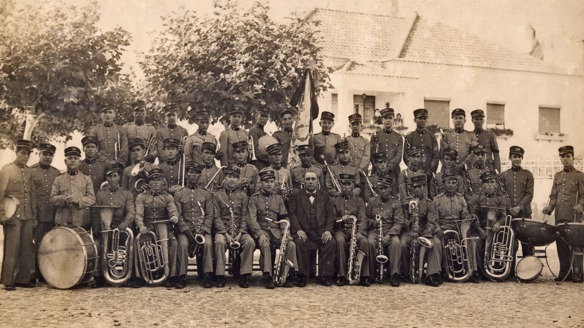 1943 - Com Maestro Victor Santos