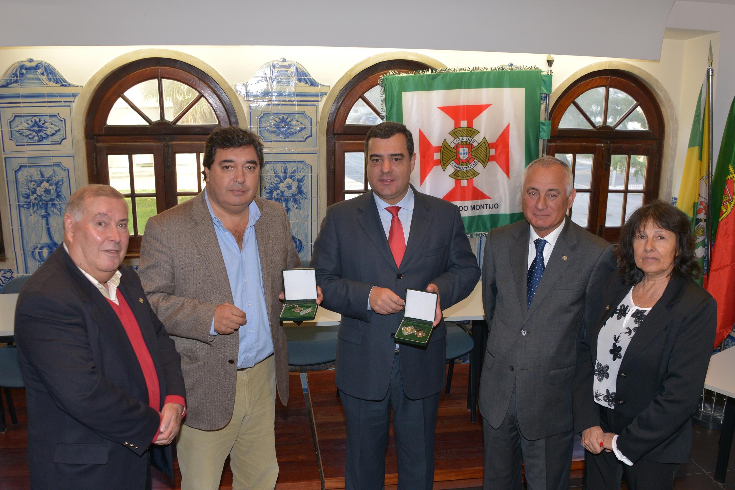 tomada de posse os elementos da comissão diretiva do núcleo do Montijo da liga dos combatentes 