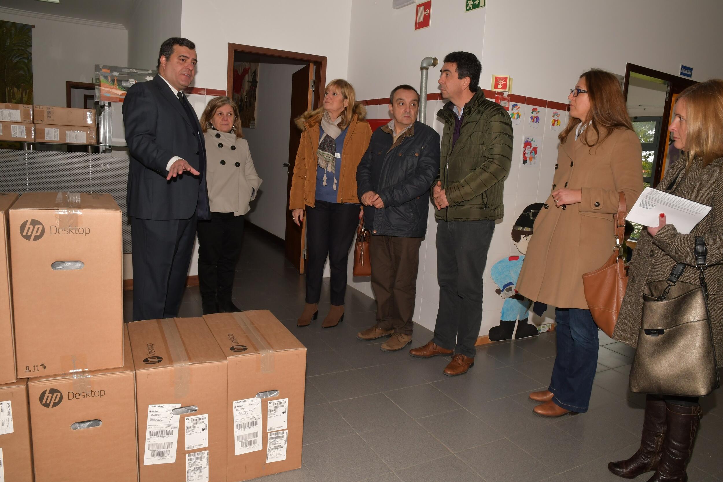 computadores_escola_caneira__1_