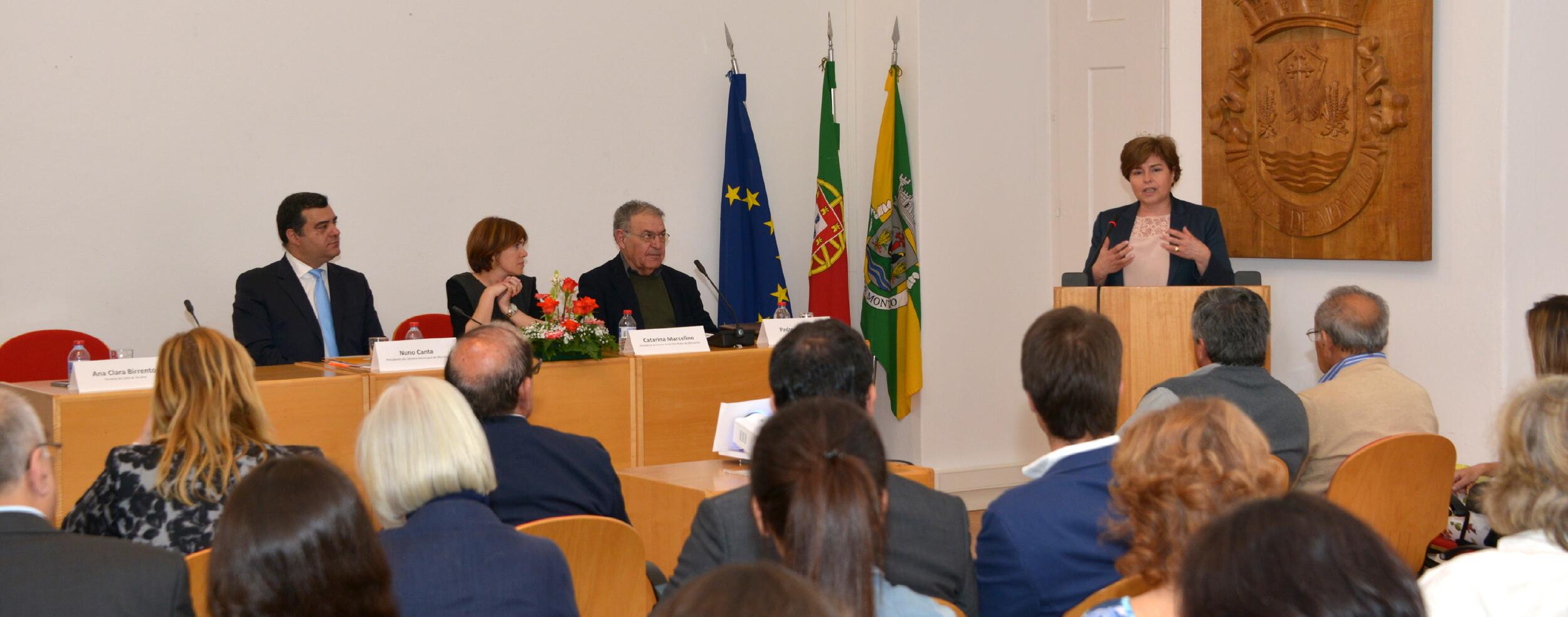 Montijo debateu intervenção social 