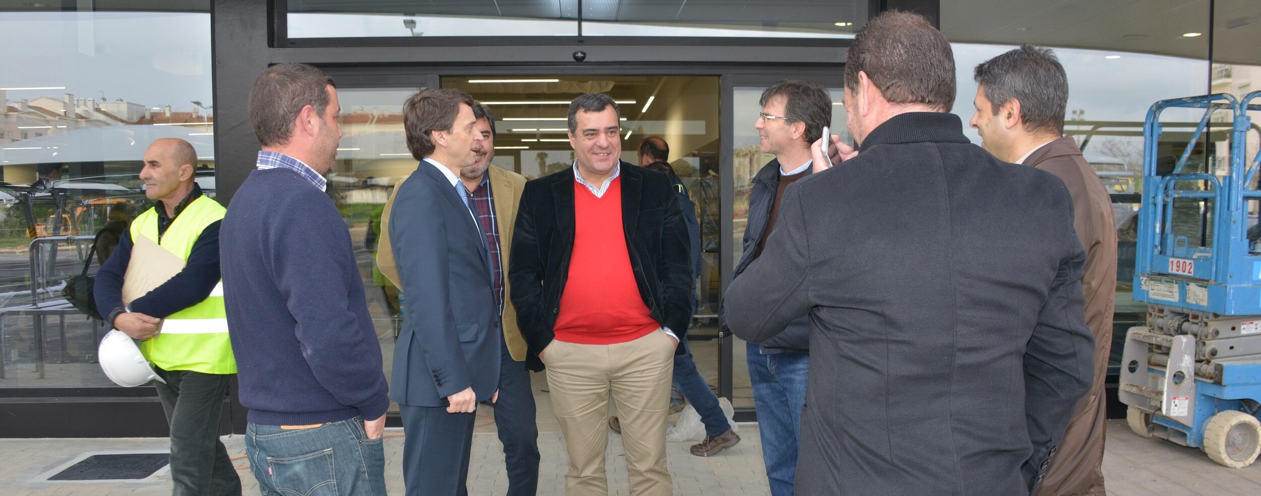 Presidente visita obras de nova unidade comercial