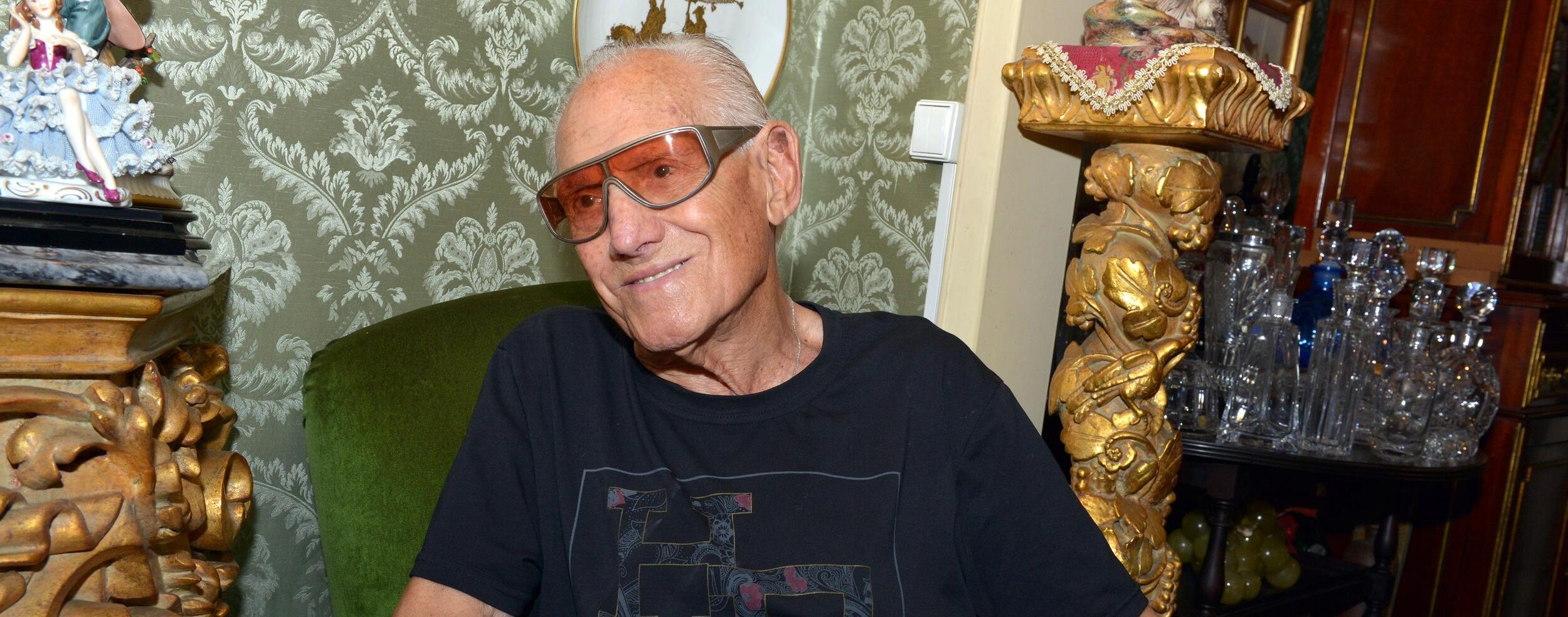 Voto de pesar e minuto de silêncio por Emídio Tobias