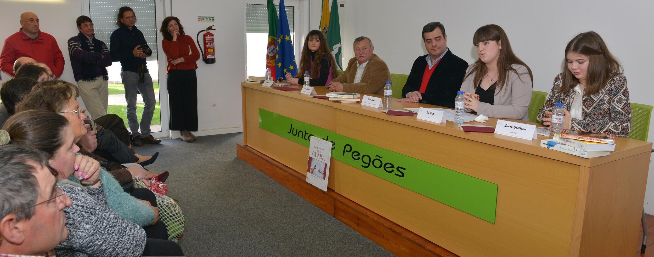 Jovem escritora de Pegões lança primeiro livro