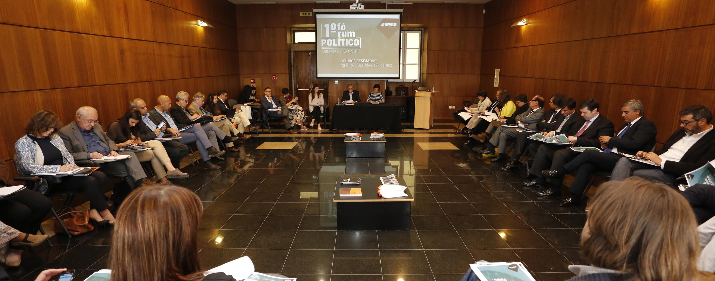 1.º Fórum Político Artemrede