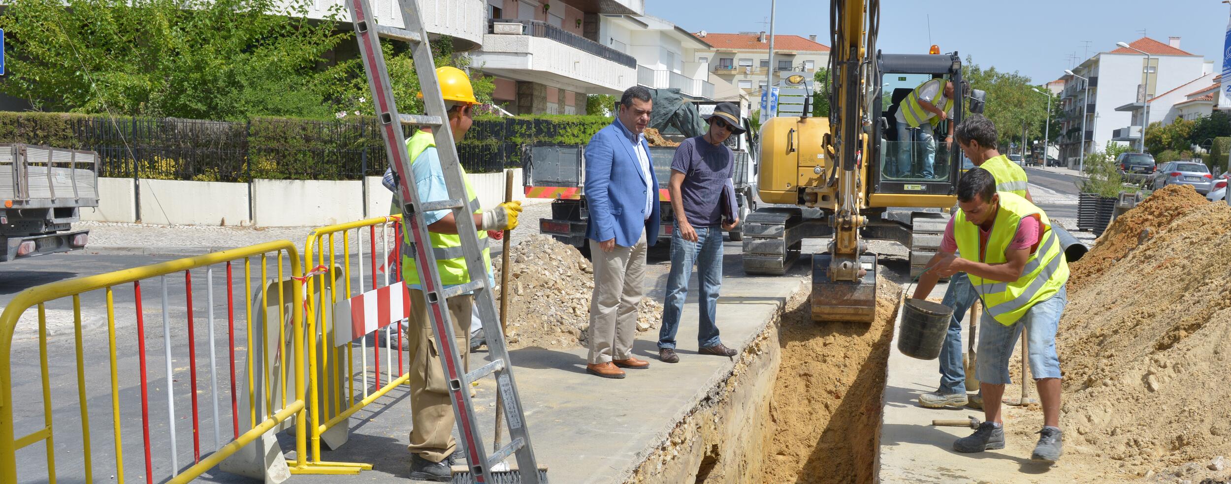   Coletor Doméstico remodelado na Avenida Luís de Camões