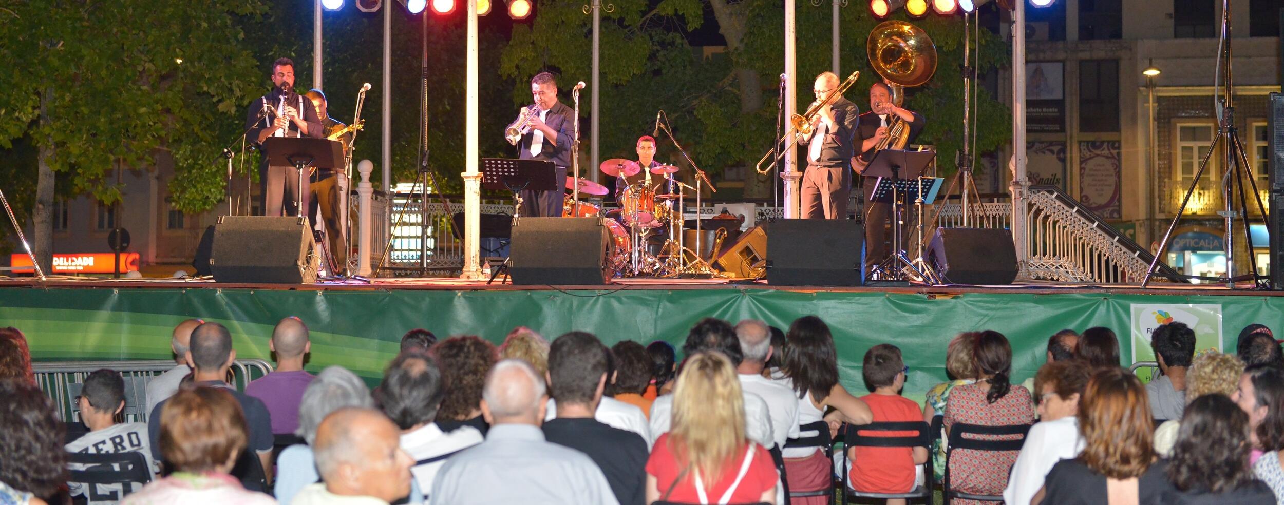 Lugar de Encontros encerra com êxito (c/vídeo)