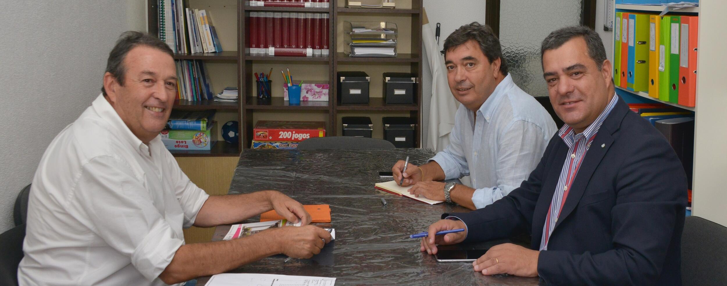 Câmara e junta na Banda Democrática 2 de Janeiro