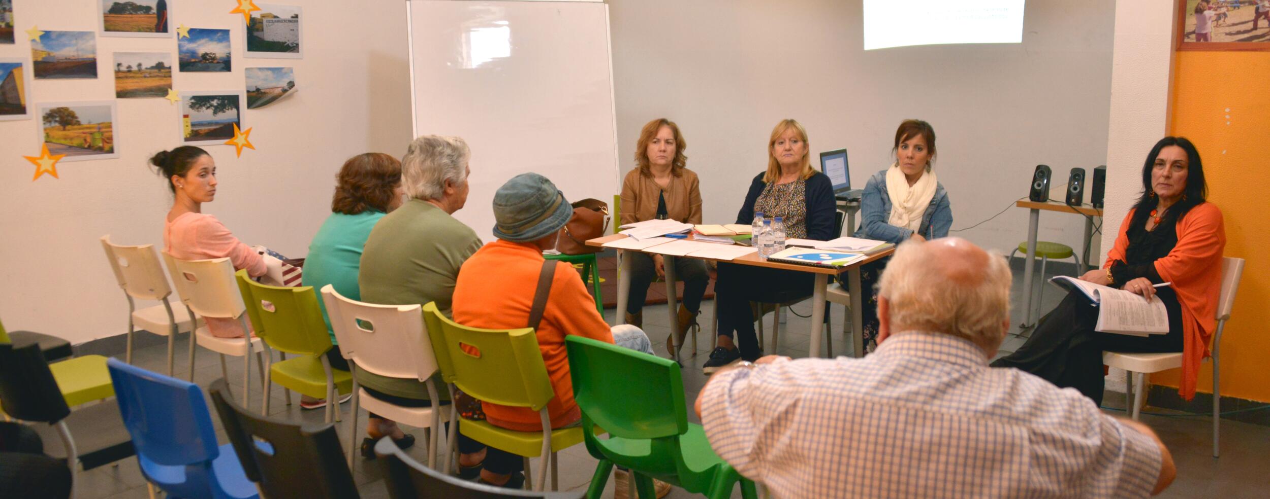 Maria Clara Silva reúne com moradores de Bairros Sociais