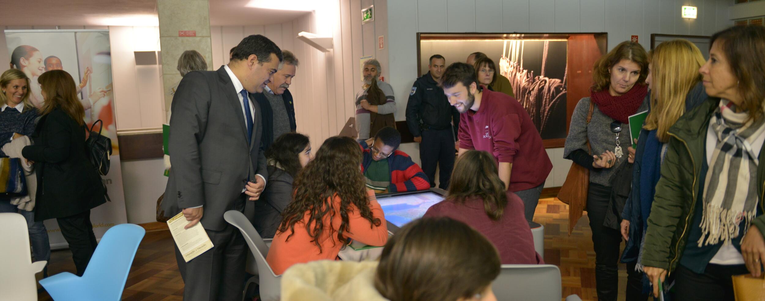 Encontro com a Comunidade Educativa debate ‘sala de aula do futuro’