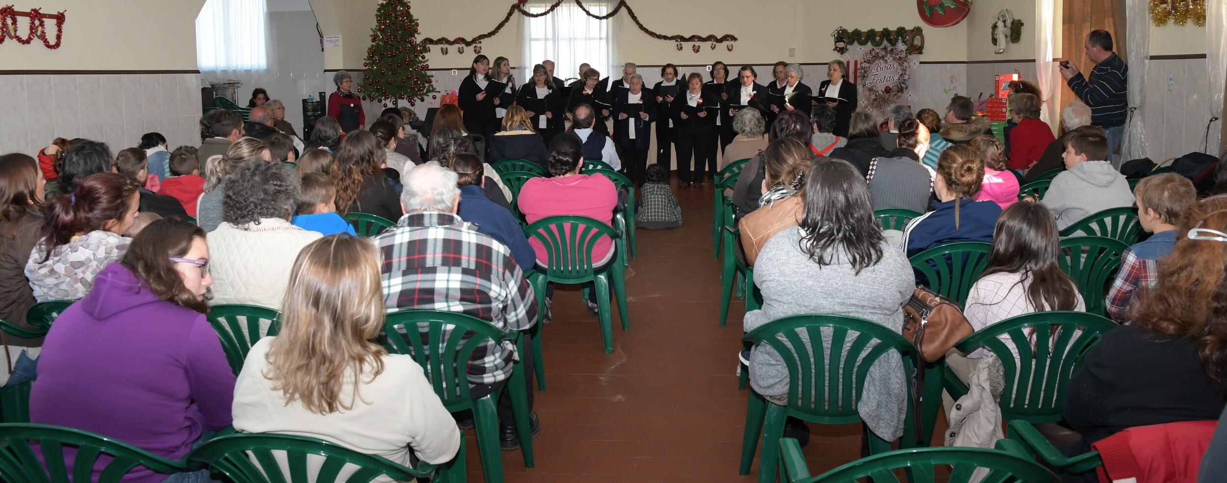 Entrega de Cabazes de Natal pela Cáritas