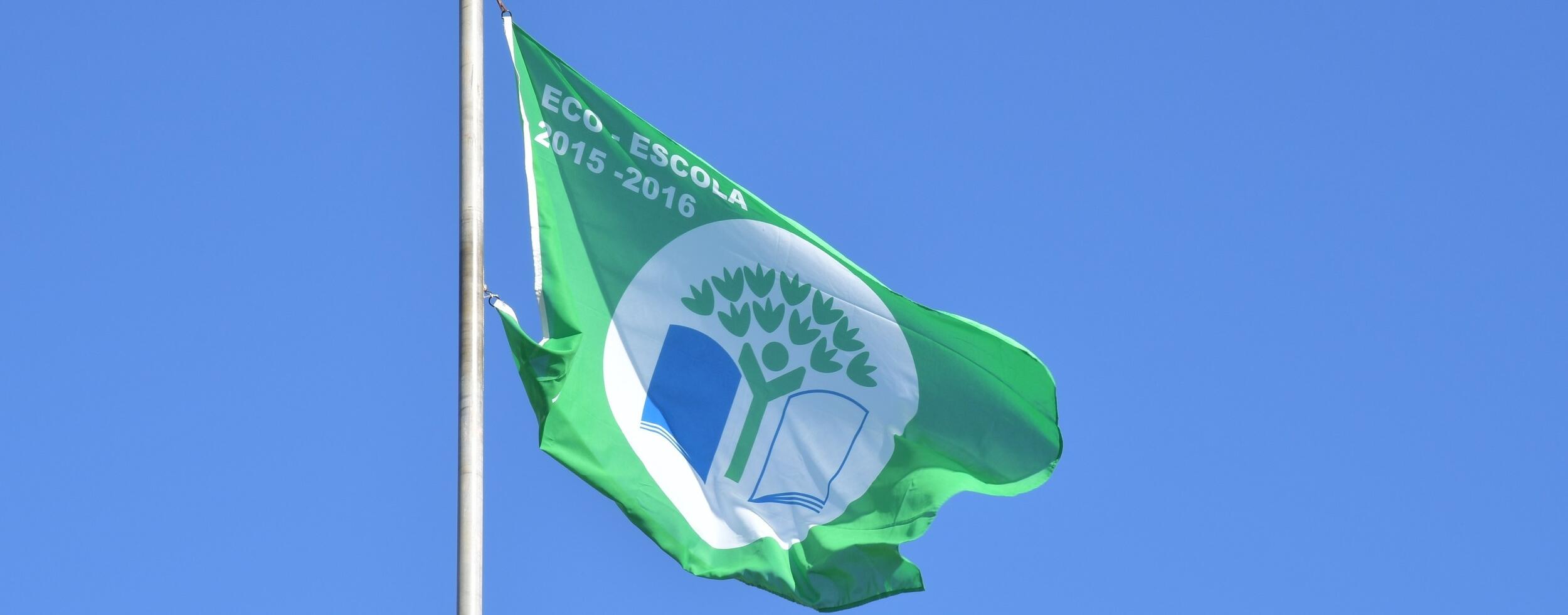 E.B. D. Pedro Varela volta a hastear Bandeira Eco-Escolas