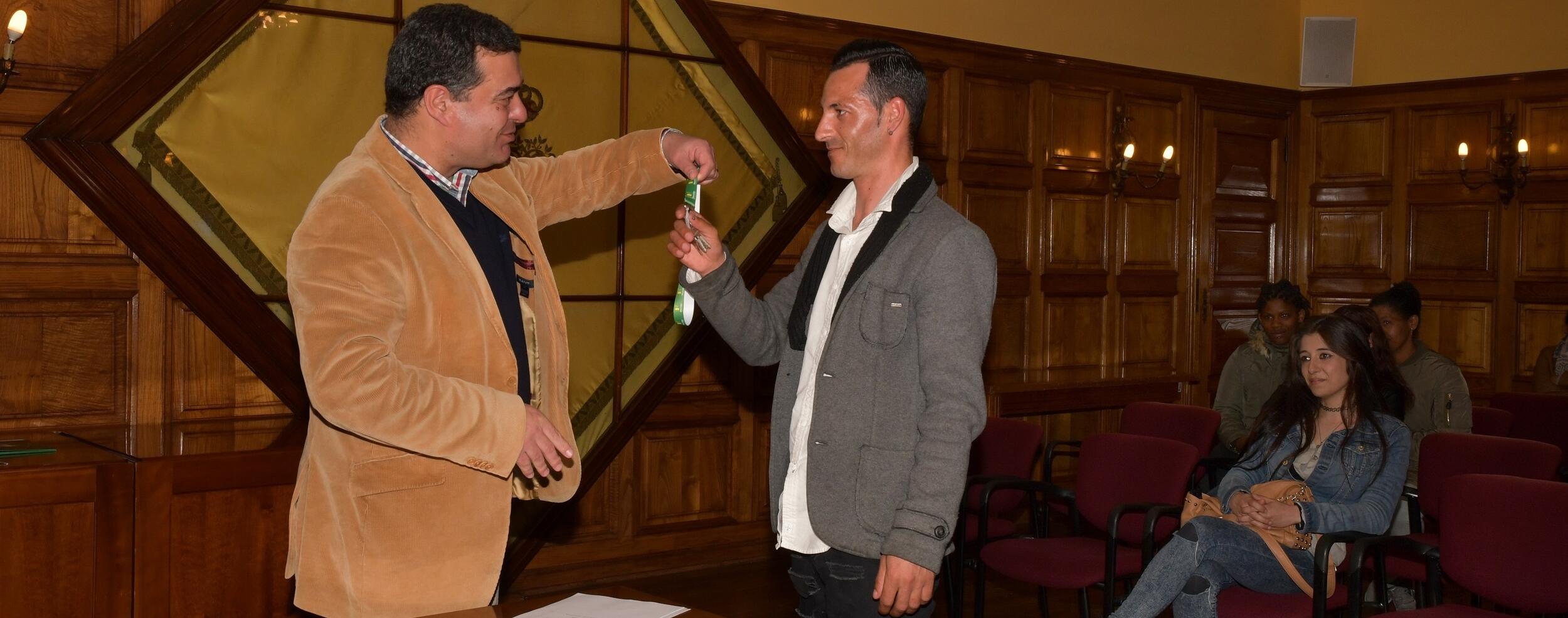 Câmara entrega habitações sociais