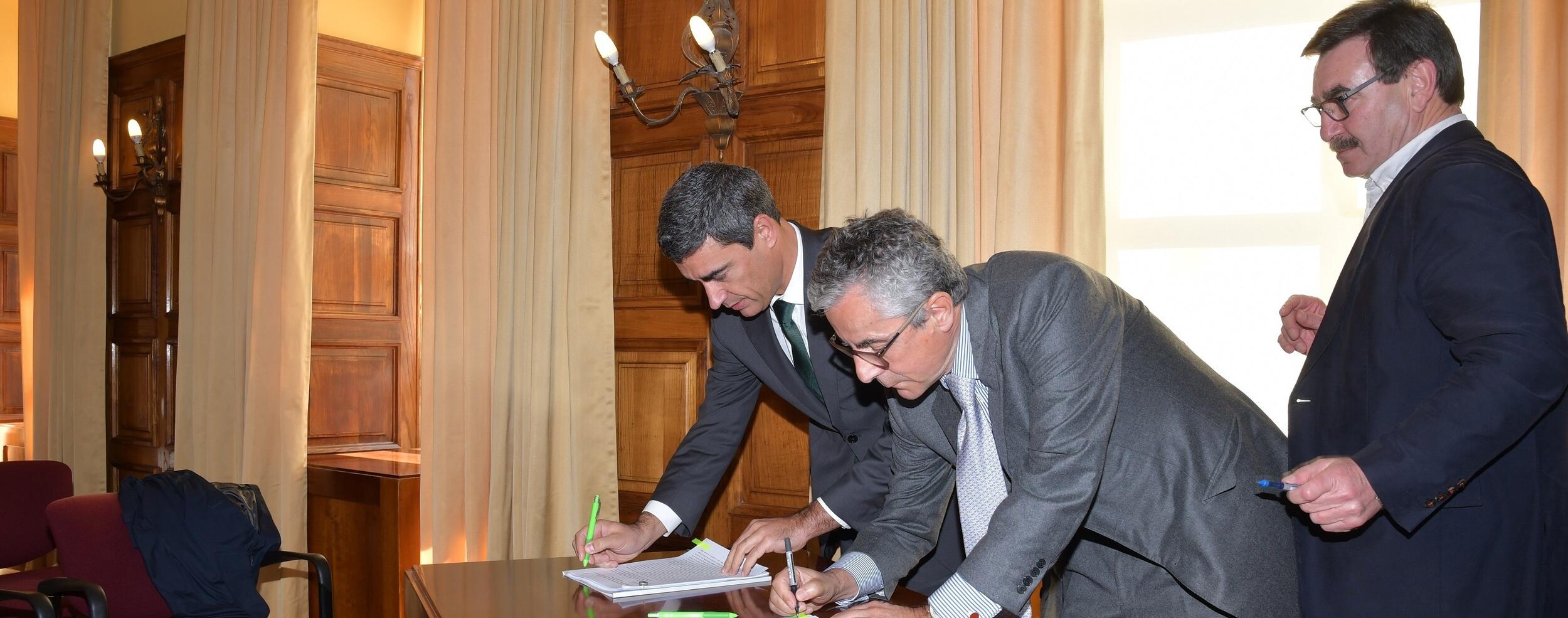 Assinatura do contrato de construção da Etar de Canha 