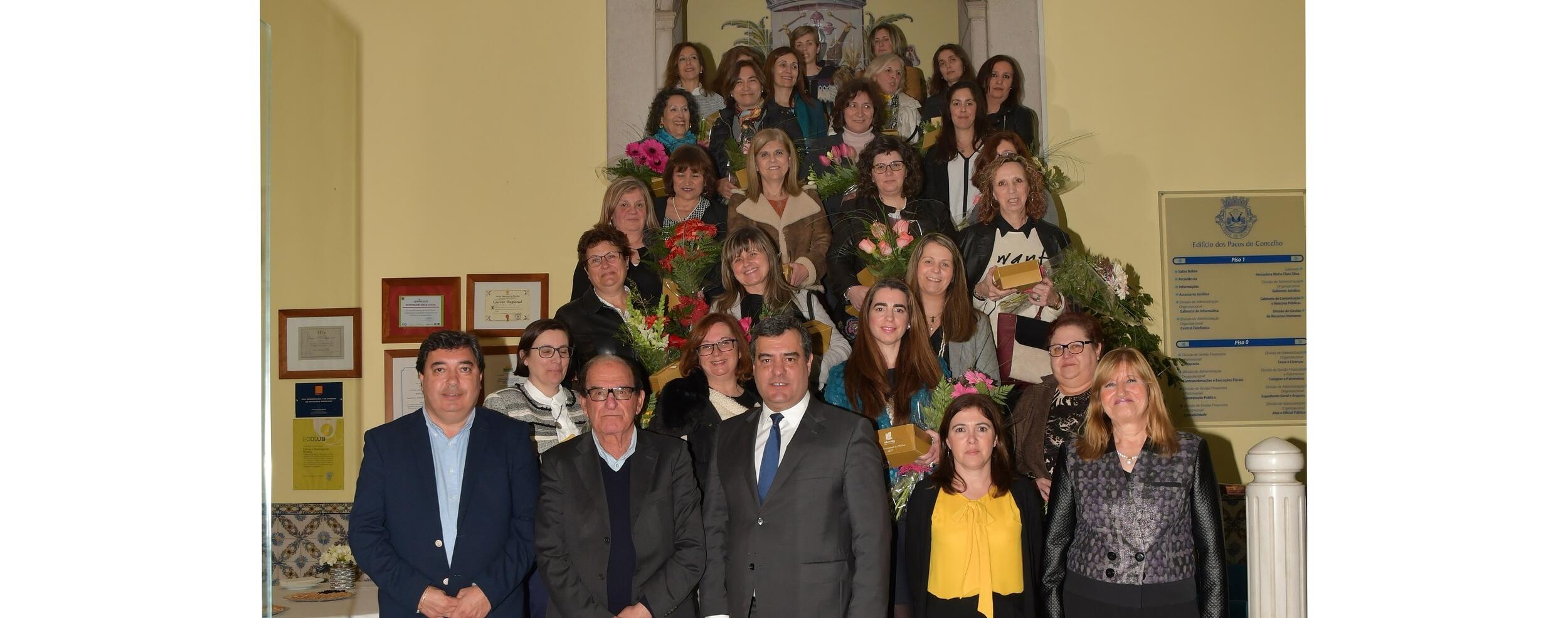 Câmara distingue mulheres da Escola Pública