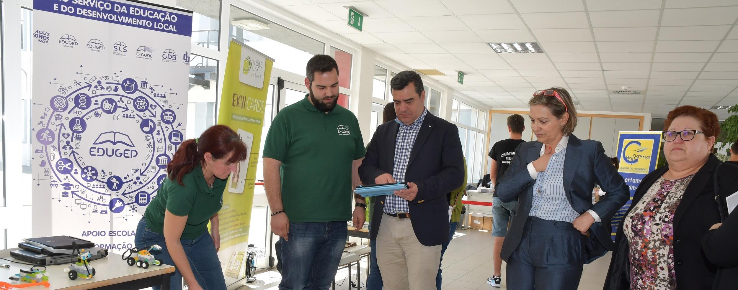 Cenforma debate tecnologias digitais no ensino