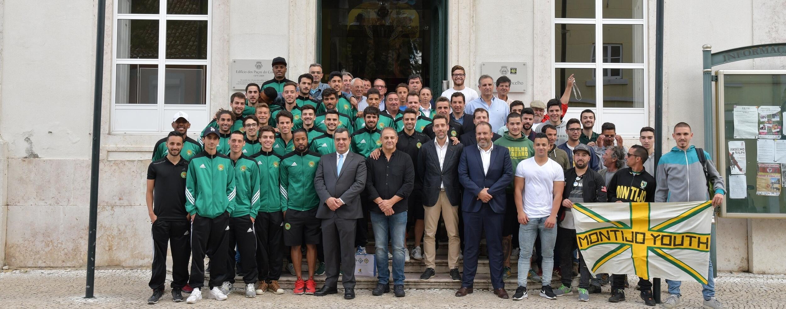 Presidente da Câmara Municipal do Montijo recebe Olímpico do Montijo