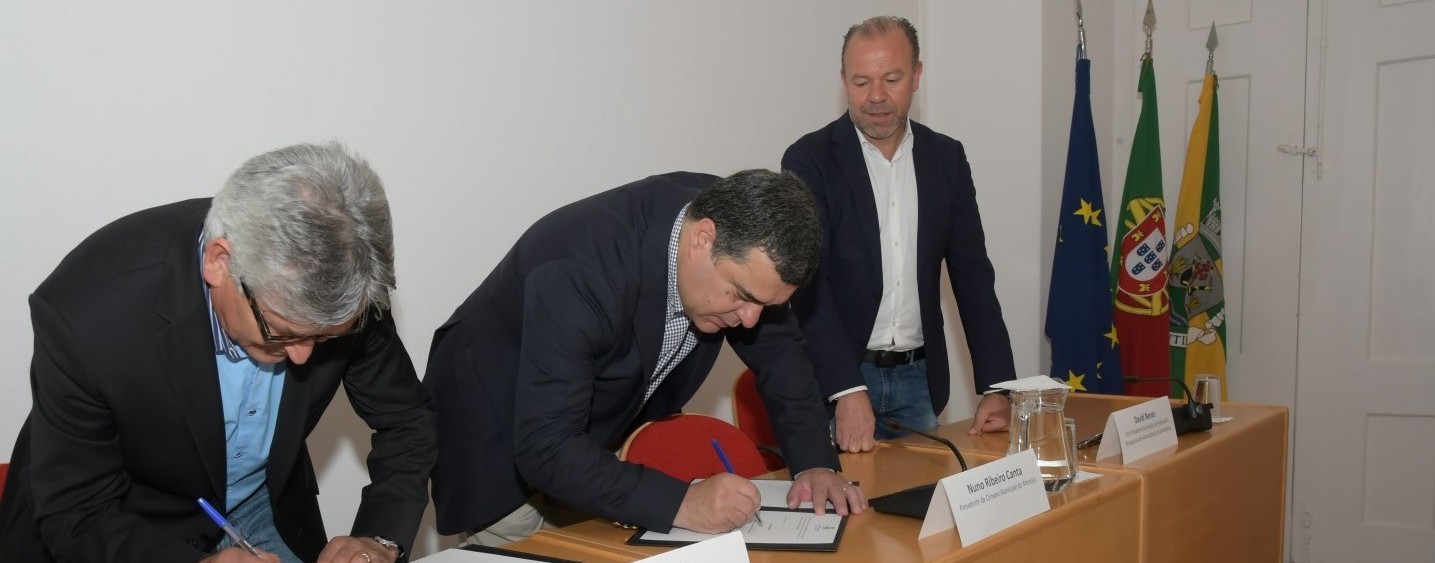 Câmara Municipal do Montijo e FPAS assinam protocolo para a 25.ª Feira Nacional do Porco