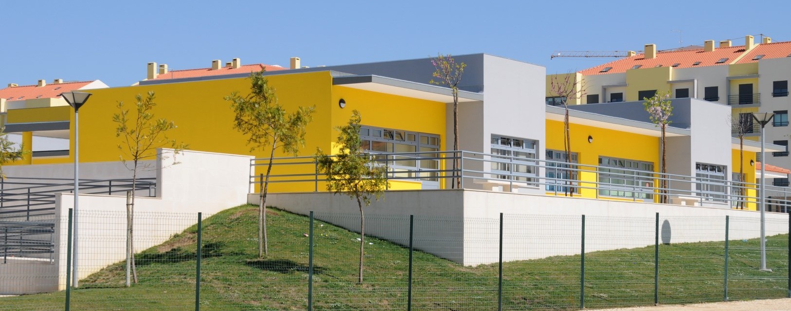 COVID-19 \\ Câmara Municipal do Montijo apoia escolas e associações de pais