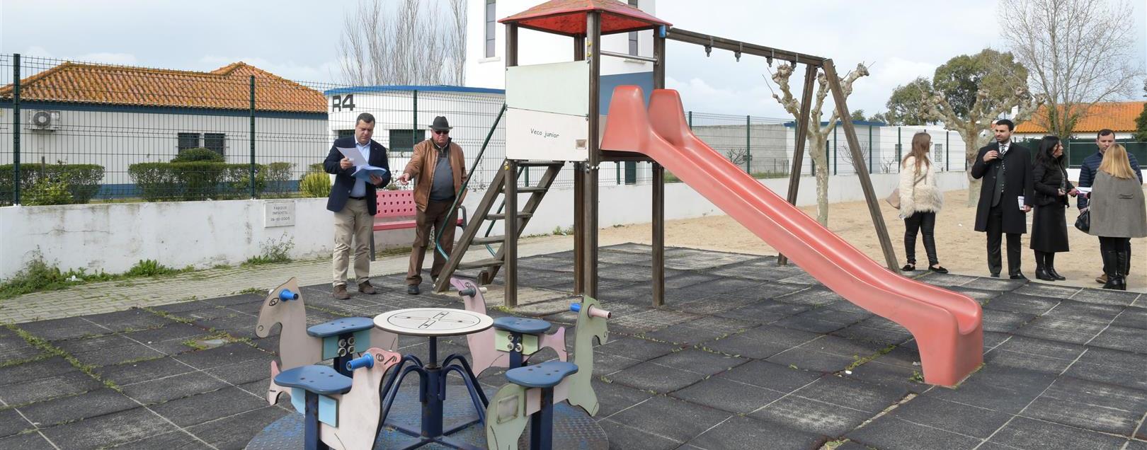 Mais 60 mil euros para reabilitação de parques infantis