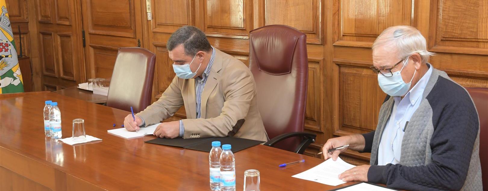 Câmara assina protocolo para centro de emergência social