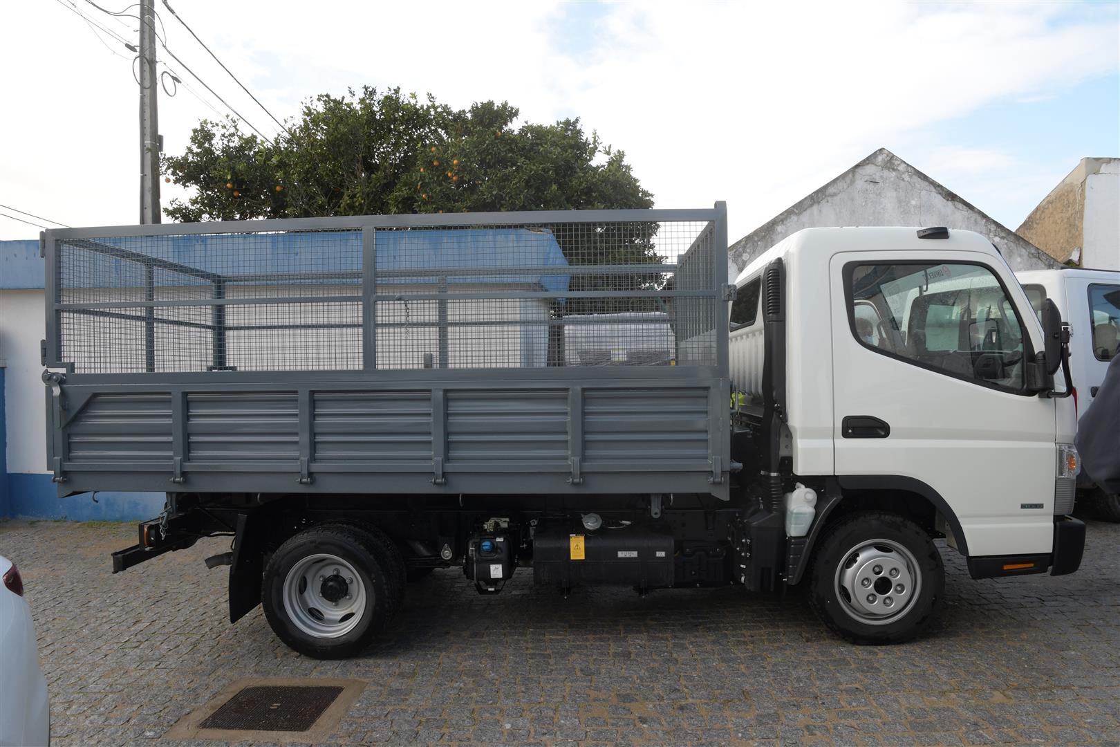 Câmara apoia Junta de Freguesia de Sarilhos Grandes com nova viatura