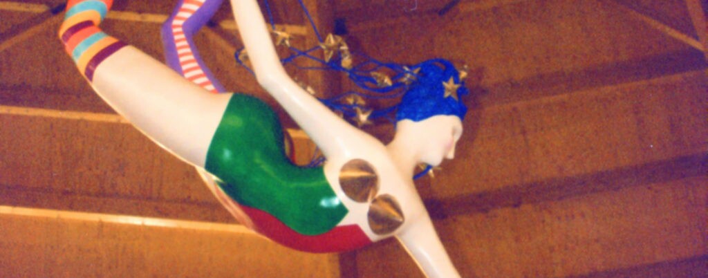 Flora e Stella” de Araci Tanan no Mercado Municipal