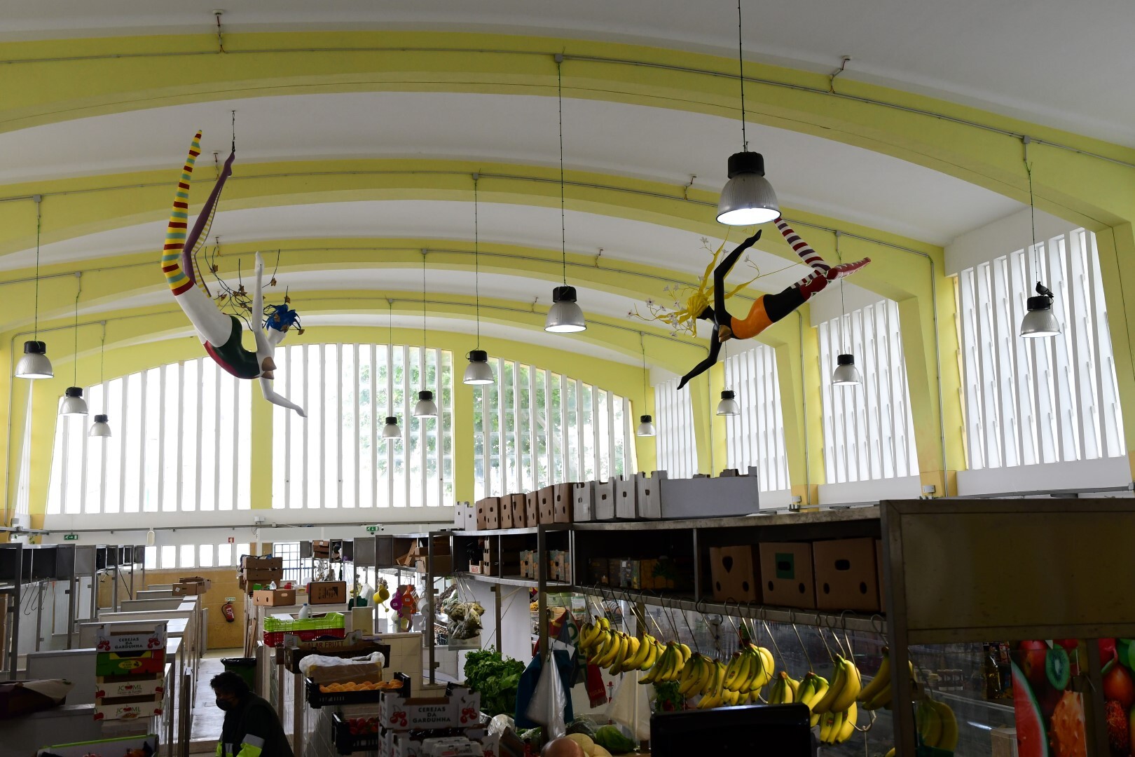 “Flora e Stella” engradecem Mercado Municipal