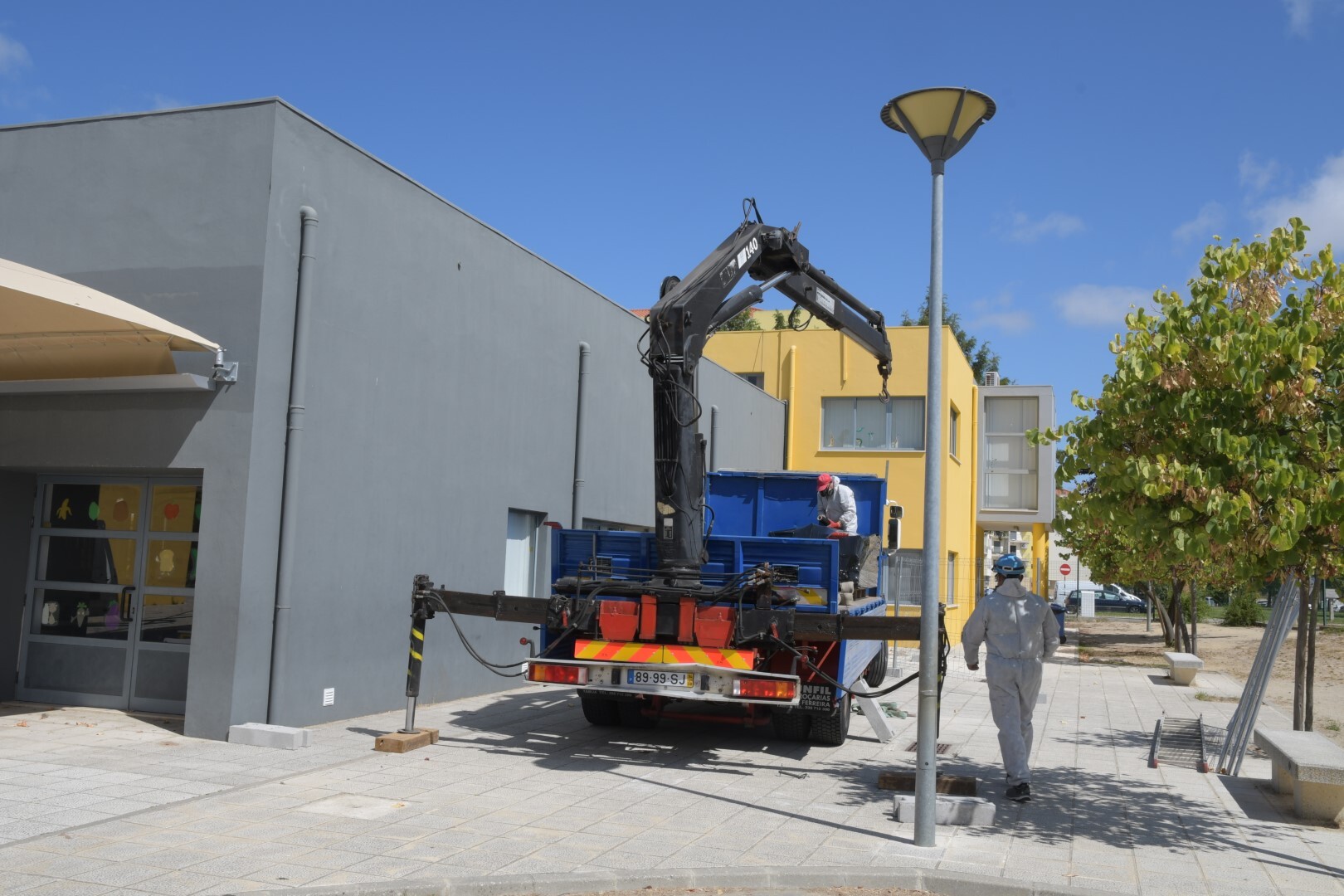 Obras de remoção das coberturas de fibrocimento, na Escola Básica e Pré-escolar da Rosa dos Ventos
