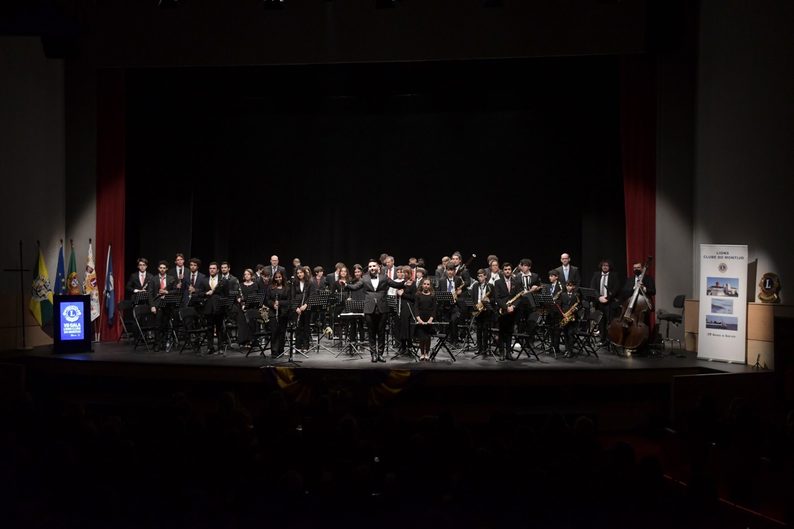 Cinema-Teatro Joaquim de Almeida encheu com a VII Gala Lions Clube do Montijo