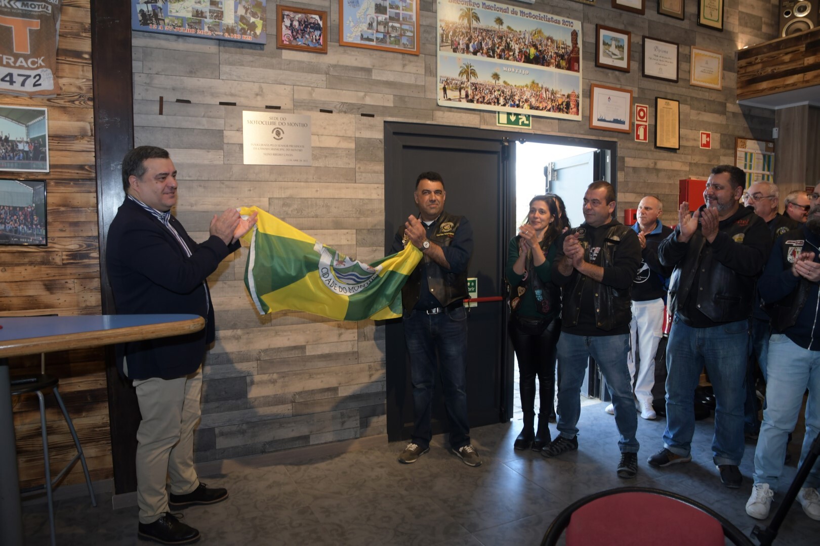 Motoclube realiza sonho