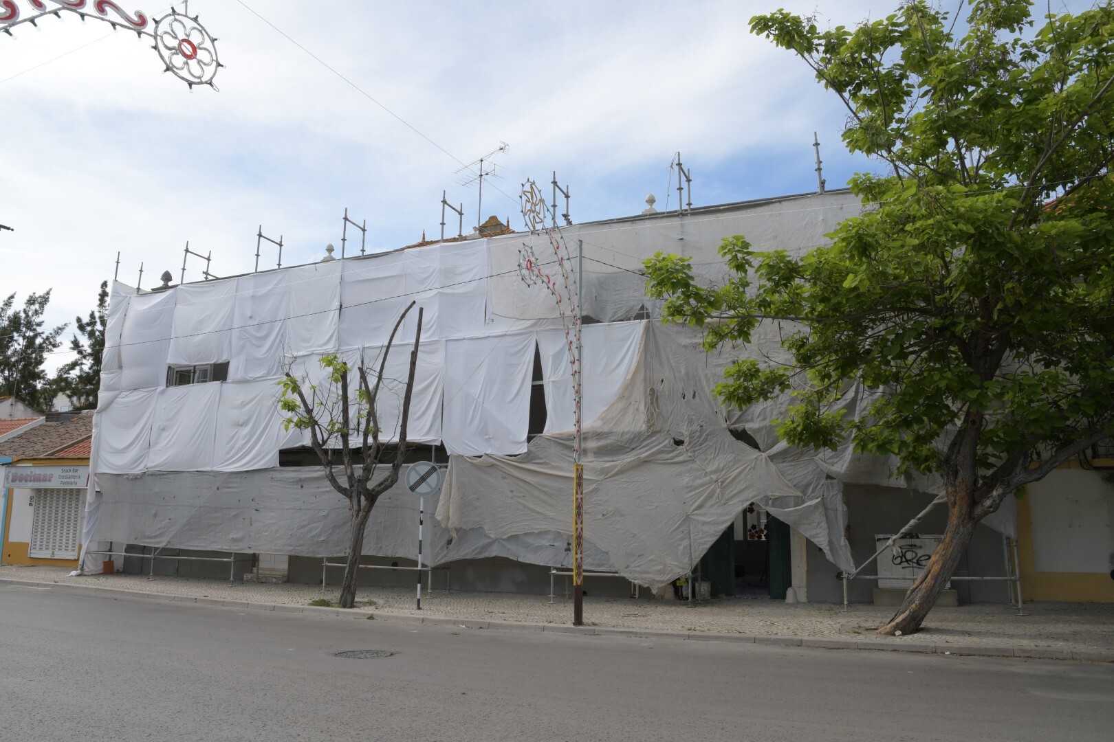 Estrutura para acolhimento familiar e individual de refugiados da guerra