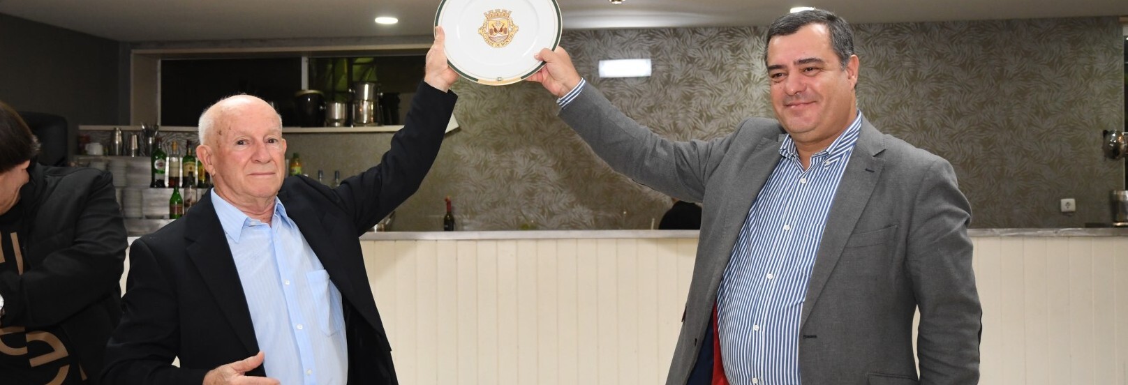 ‘Pai’ do ténis de mesa no Montijo homenageado por antigos alunos