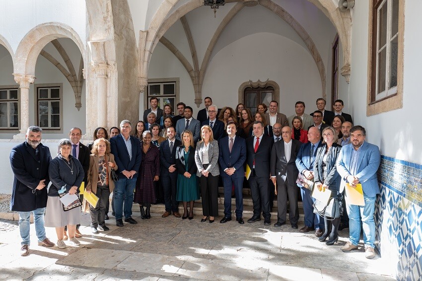 67 comunidades desfavorecidas da área metropolitana de Lisboa vão ser apoiadas com 121,5 milhões ...