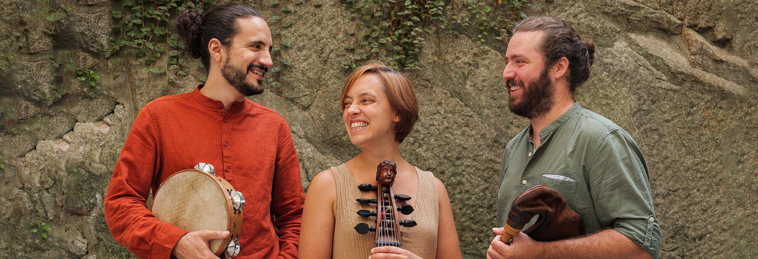 Cardo-Roxo inicia Ciclo 'Aqui ao Lado'