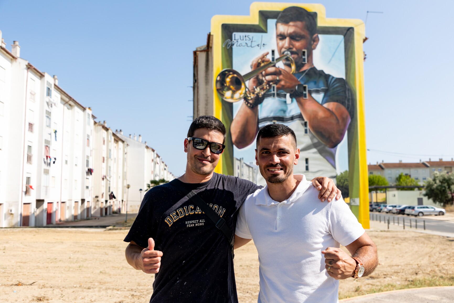 Autor e homenageado juntos na Inauguração de mural no Esteval