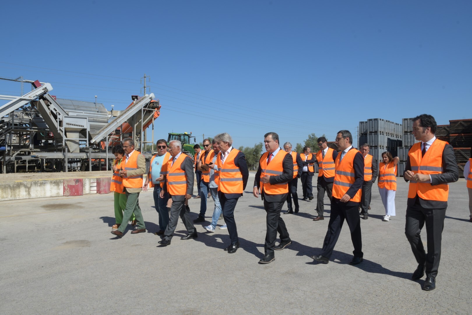 Primeiro-ministro, ministra da agricultura e presidente da Câmara visitam Primohorta