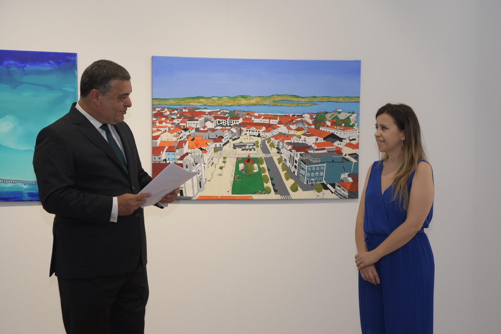 Cidade do Montijo homenageada em tela por Eliana Sá