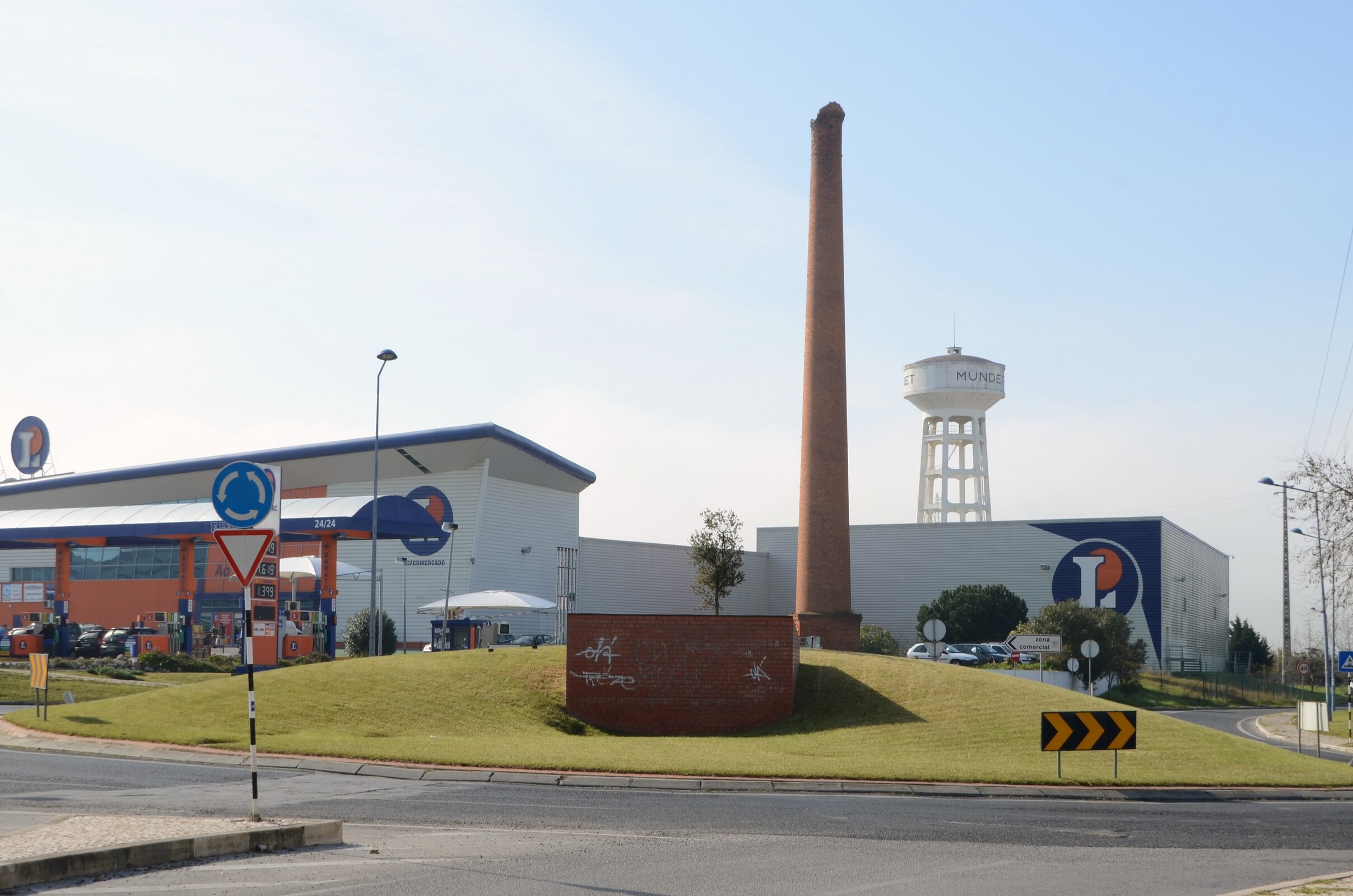 Câmara Municipal do Montijo recupera chaminé da Mundet