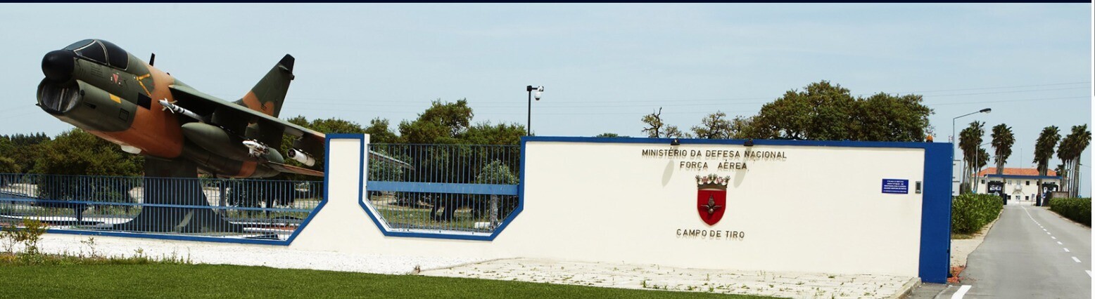 Atividades com armamento real no Campo de Tiro 