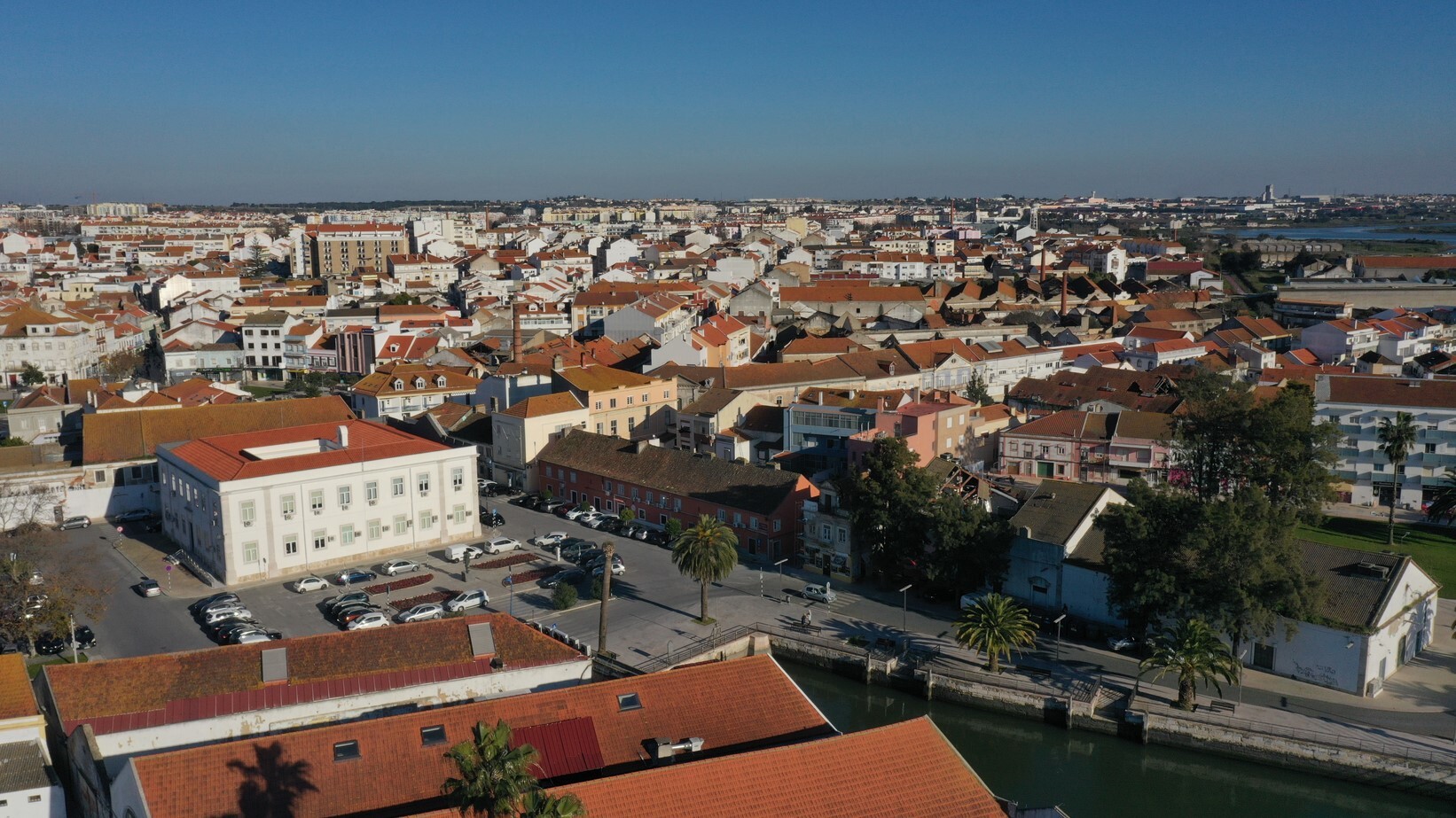 Câmara volta a reduzir IMI